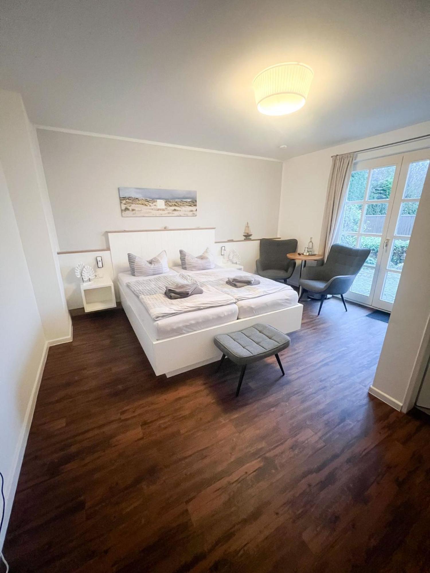 Hotel Garni Seeluft Buesum Экстерьер фото